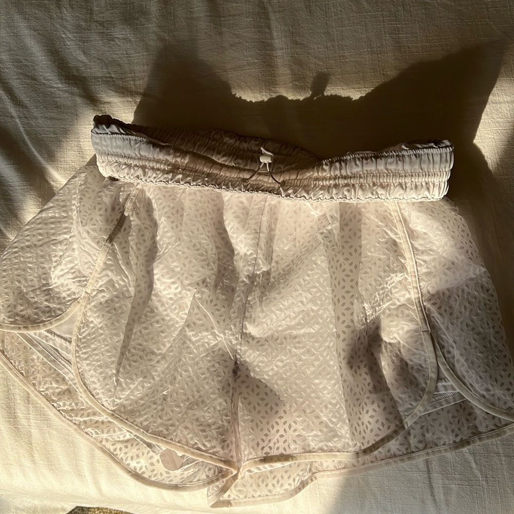 lululemon athletic shorts size 8 white star pattern